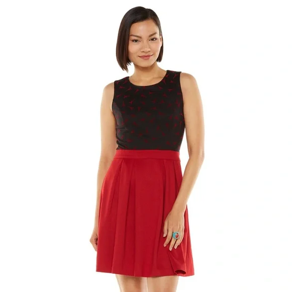 ELLE Dress Eiffel Tower Paris Pleated Ponte Knit Sleeveless Black Red Size 10 - Picture 3 of 13